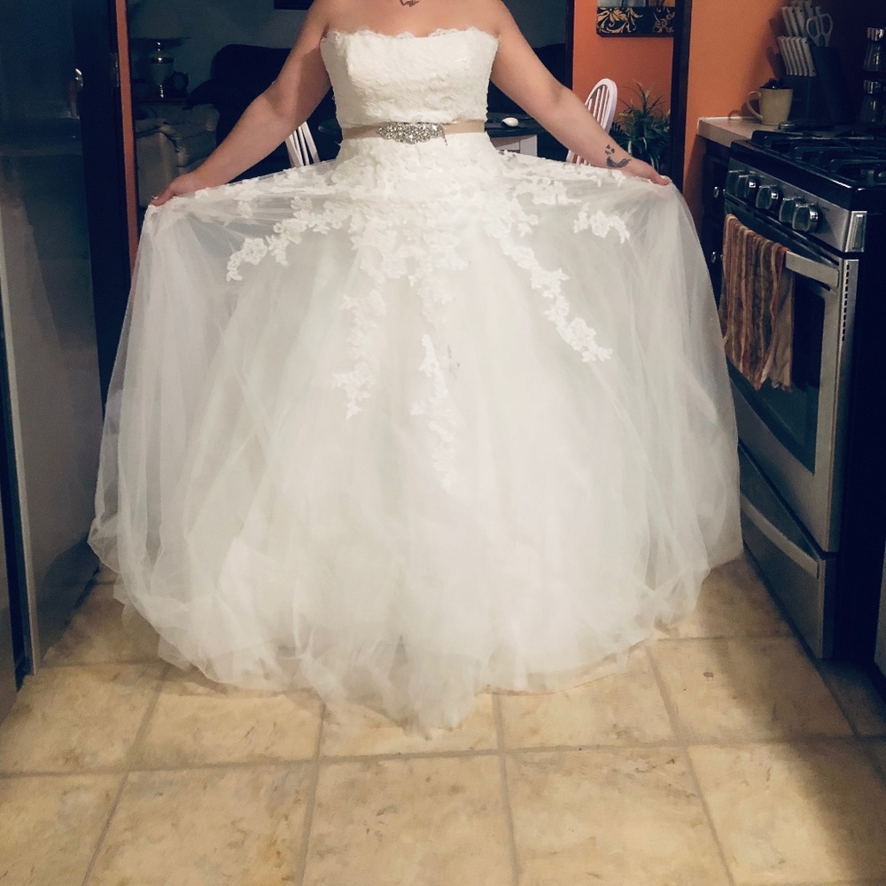 Ivory Lace Wedding Dress